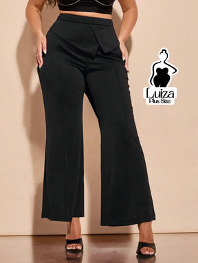 Calça Alfaiataria Cintura Alta Detalhe Transpassado Plus Size