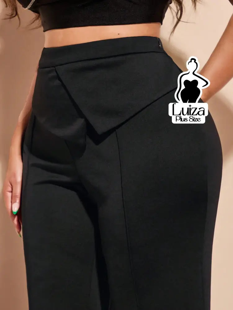 Calça Alfaiataria Cintura Alta Detalhe Transpassado Plus Size