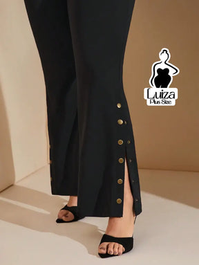 Calça Flare Alfaiataria Botões Laterais Plus Size