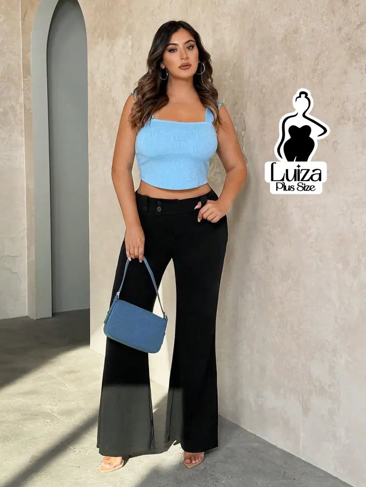 Calça Flare Cintura Alta Detalhe Botões Plus Size