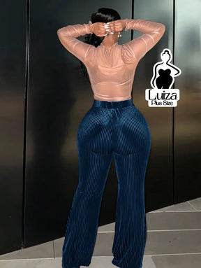 Calça Flare Cintura Alta Veludo Canelado Listrado Plus Size