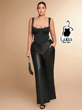 Calça Flare Efeito Couro Cintura Alta Elegante Plus Size