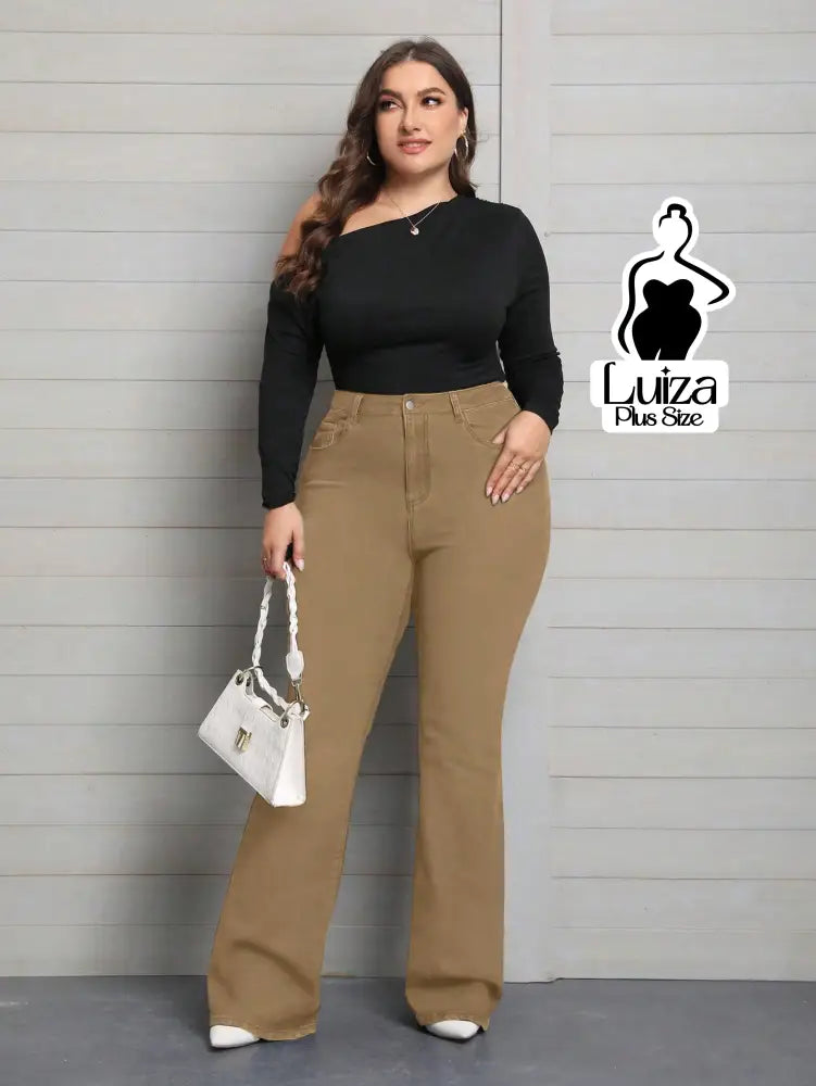 Calça Jeans Flare Cintura Alta Lavagem Escura Plus Size