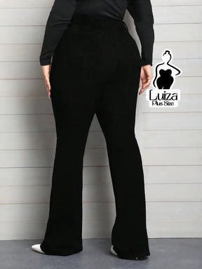 Calça Jeans Flare Cintura Alta Lavagem Escura Plus Size