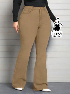 Calça Jeans Flare Cintura Alta Lavagem Escura Plus Size