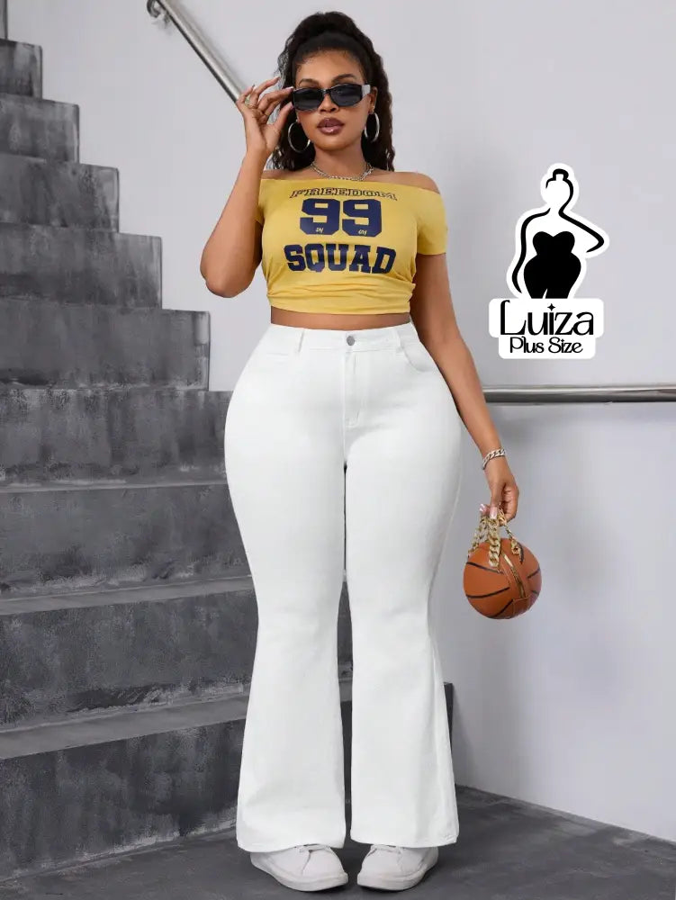 Calça Jeans Flare Cintura Alta Lavagem Escura Plus Size