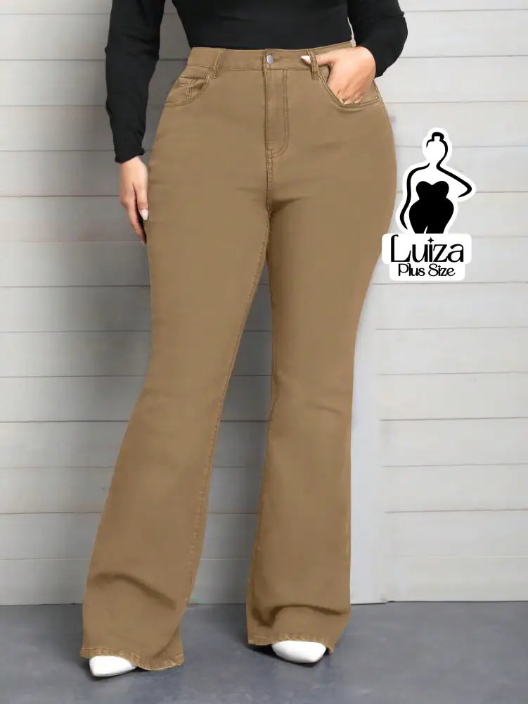 Calça Jeans Flare Cintura Alta Lavagem Escura Plus Size