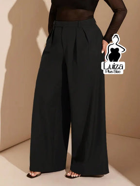 Calça Pantalona Alfaiataria Cintura Alta Com Pregas Plus Size