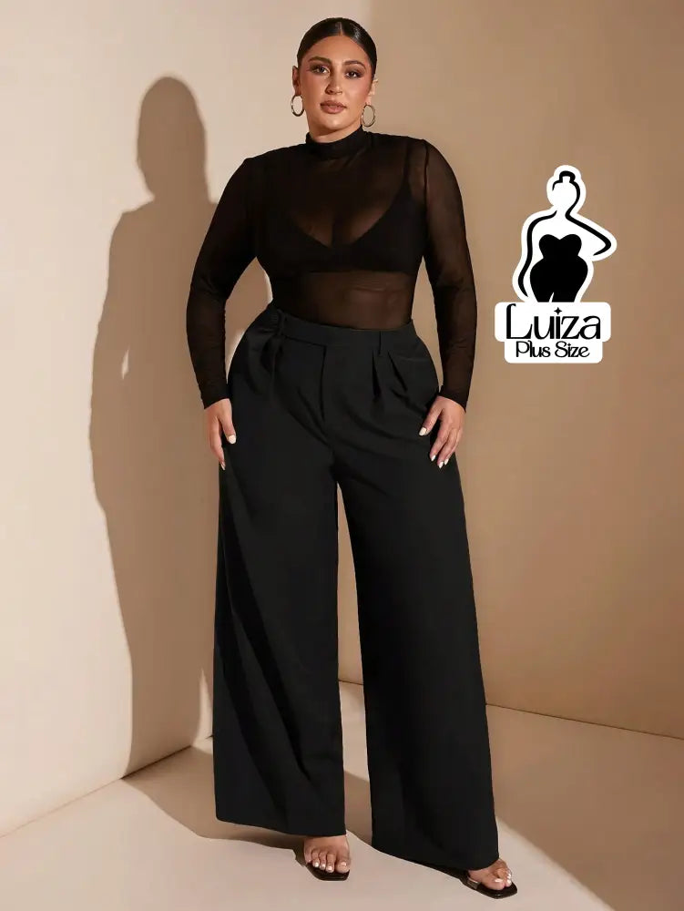 Calça Pantalona Alfaiataria Cintura Alta Com Pregas Plus Size