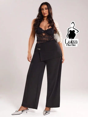 Calça Pantalona Cintura Alta Sobreposição Assimétrica Plus Size