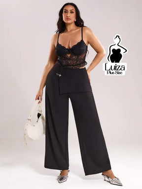 Calça Pantalona Cintura Alta Sobreposição Assimétrica Plus Size