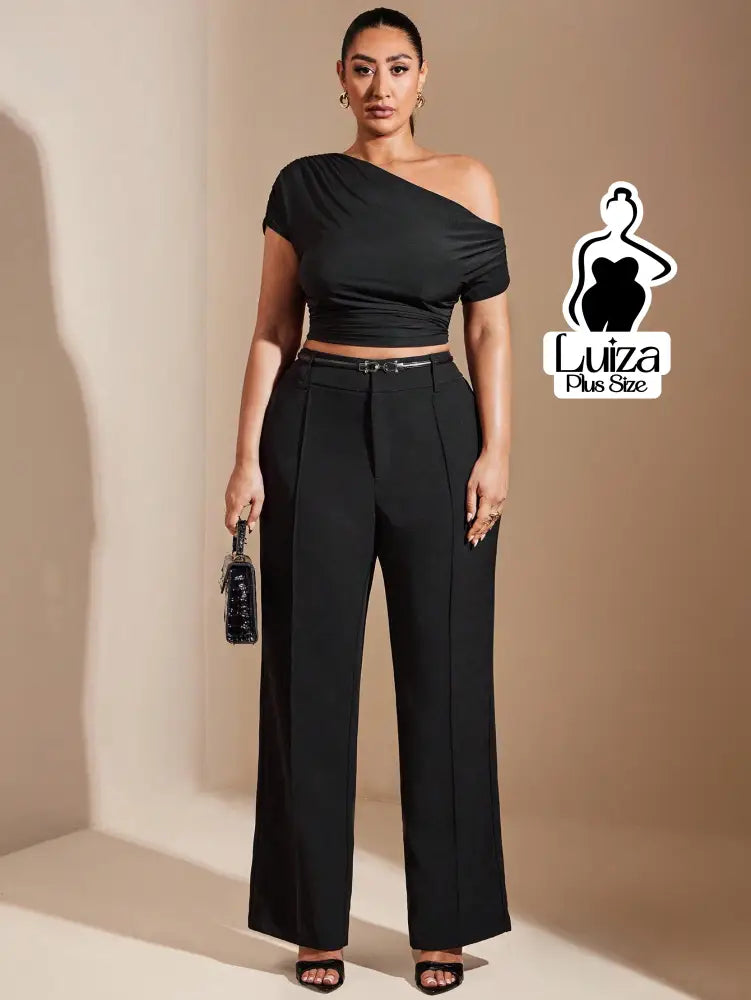 Calça Reta Alfaiataria Cintura Alta Pregas Plus Size