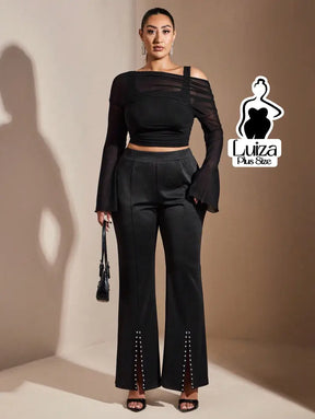 Calça Reta Cintura Alta Abertura Botões Plus Size