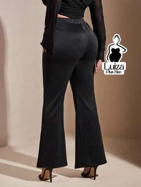 Calça Reta Cintura Alta Abertura Botões Plus Size