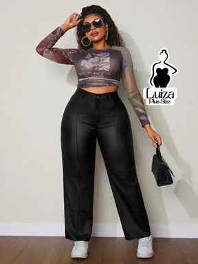 Calça Reta Cintura Alta Couro Sintético Moderno Plus Size