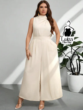 Macacão Longo Sem Mangas Gola Alta Drapeada Plus Size