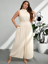 Macacão Longo Sem Mangas Gola Alta Drapeada Plus Size