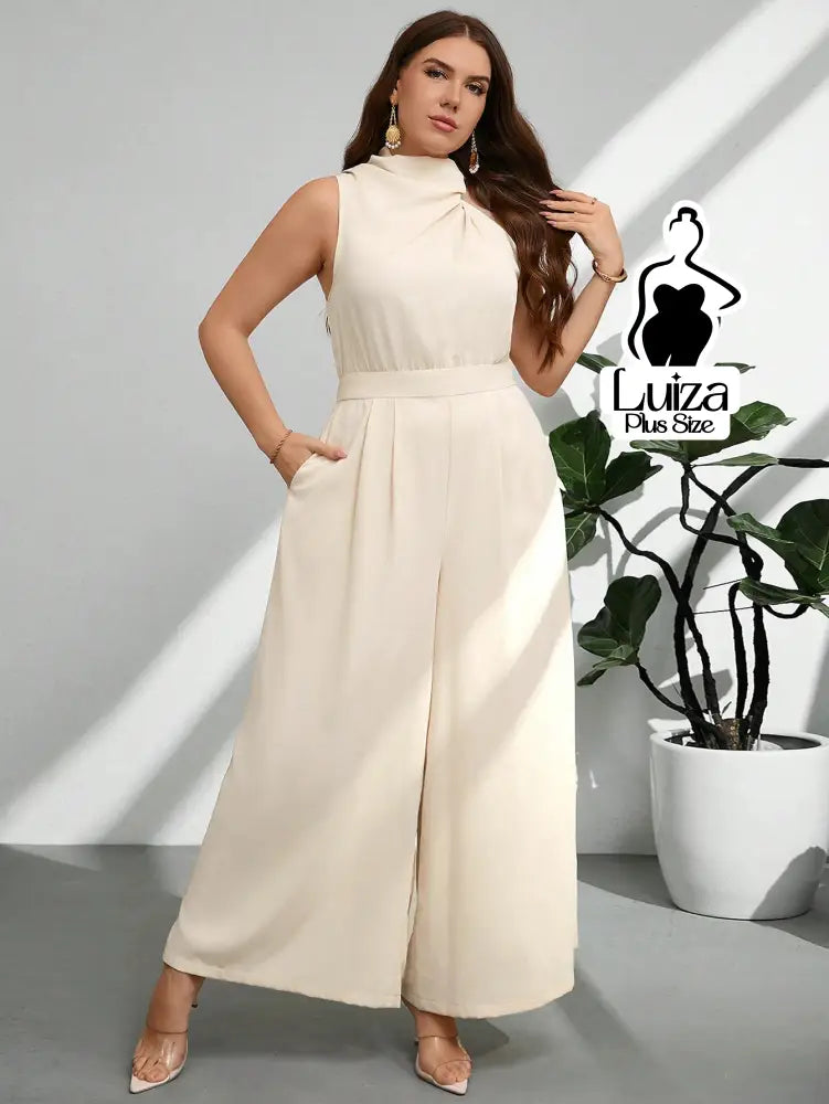 Macacão Longo Sem Mangas Gola Alta Drapeada Plus Size