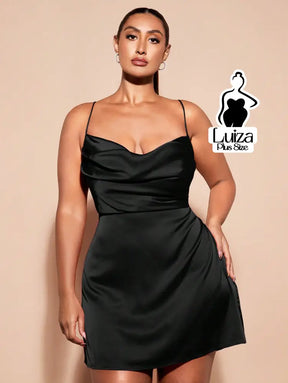 Vestido Curto Alças Finas Decote Drapeado Plus Size