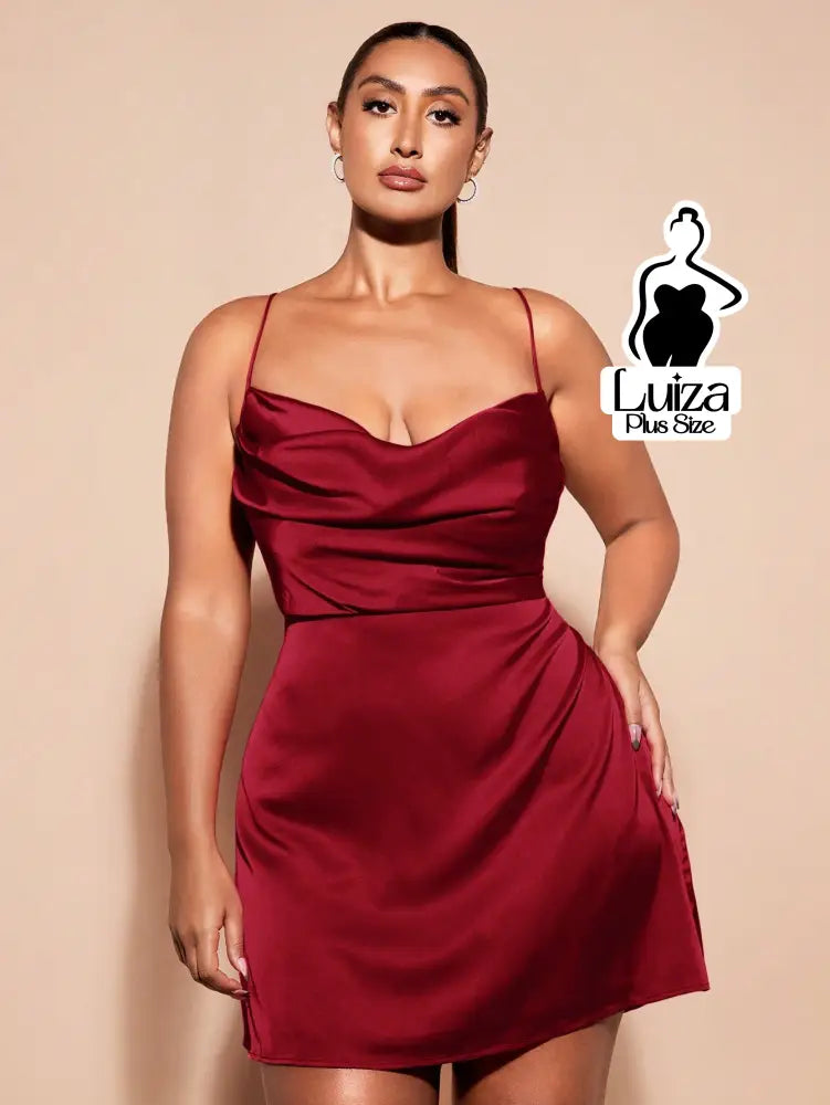 Vestido Curto Alças Finas Decote Drapeado Plus Size