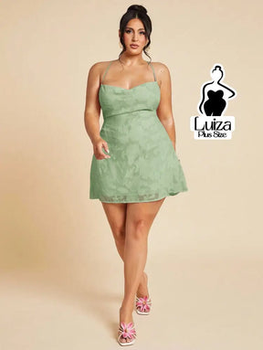 Vestido Curto Alças Finas Decote Reto Plus Size