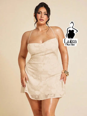Vestido Curto Alças Finas Decote Reto Plus Size