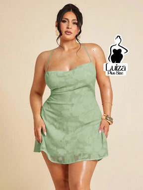 Vestido Curto Alças Finas Decote Reto Plus Size
