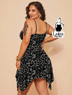 Vestido Curto Animal Print Alças Finas Barra Irregular Plus Size