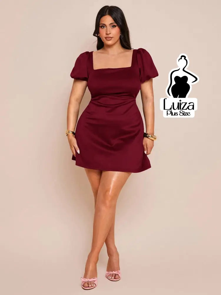 Vestido Curto Cetim Manga Bufante Decote Quadrado Plus Size