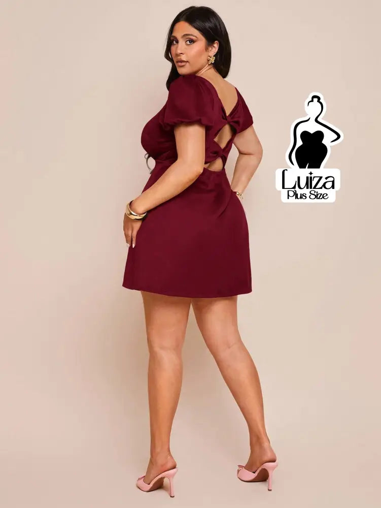 Vestido Curto Cetim Manga Bufante Decote Quadrado Plus Size