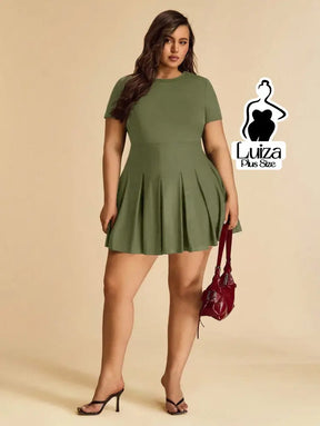 Vestido Curto Godê Plissado Manga Curta Plus Size