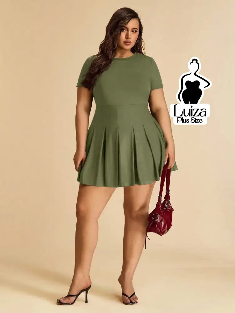Vestido Curto Godê Plissado Manga Curta Plus Size