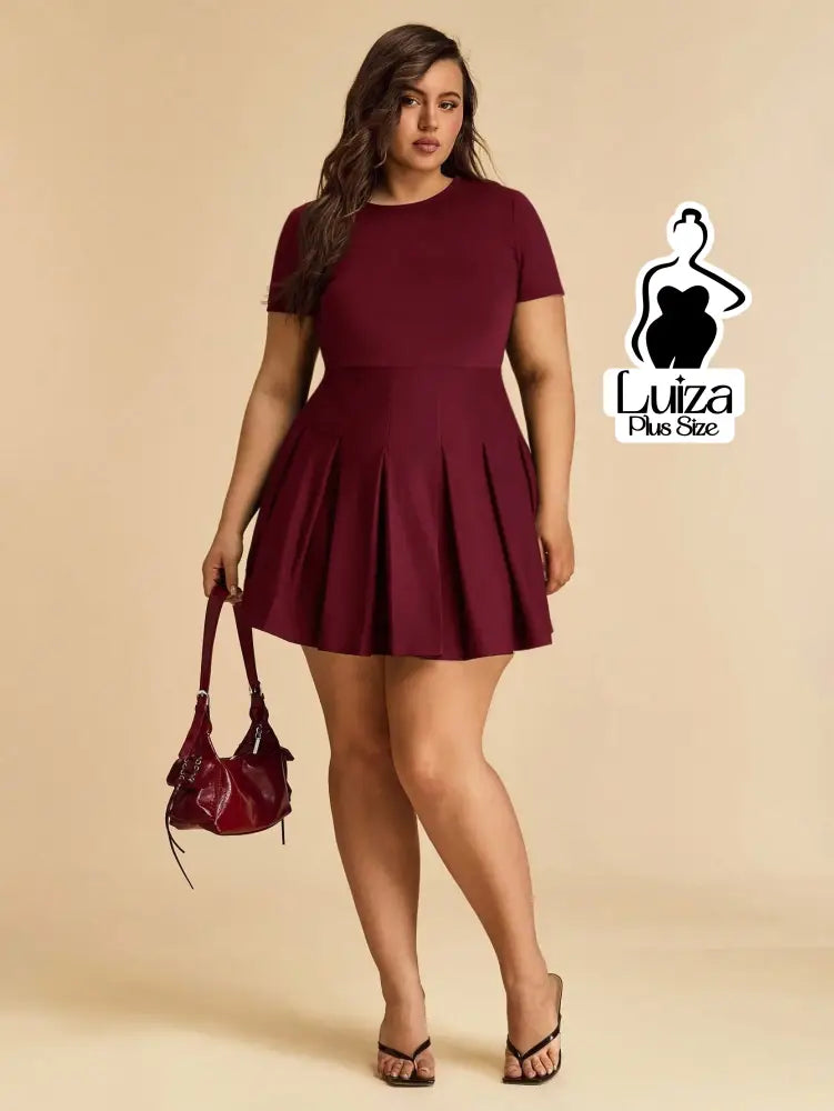 Vestido Curto Godê Plissado Manga Curta Plus Size