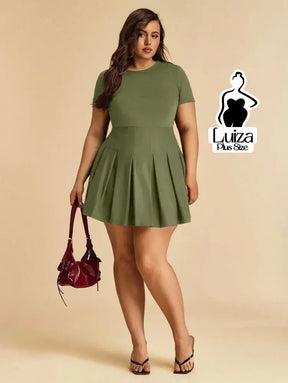 Vestido Curto Godê Plissado Manga Curta Plus Size