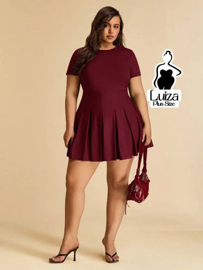 Vestido Curto Godê Plissado Manga Curta Plus Size