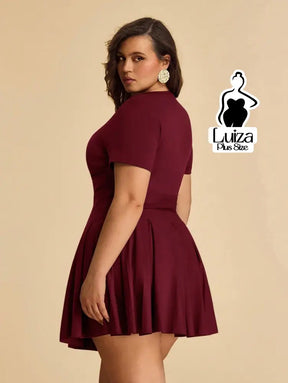 Vestido Curto Godê Plissado Manga Curta Plus Size