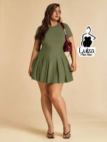 Vestido Curto Godê Plissado Manga Curta Plus Size