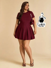 Vestido Curto Godê Plissado Manga Curta Plus Size