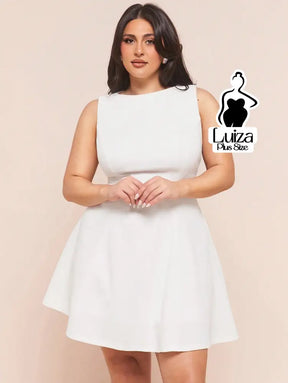 Vestido Curto Godê Sem Mangas Cintura Marcada Plus Size