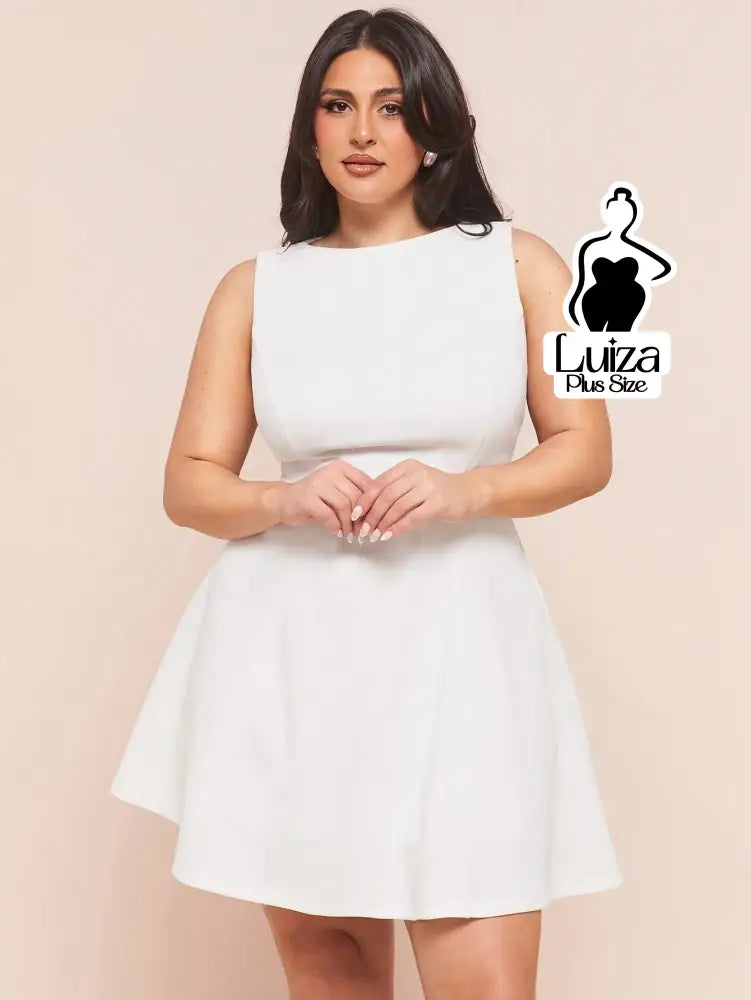 Vestido Curto Godê Sem Mangas Cintura Marcada Plus Size
