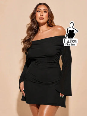 Vestido Curto Ombro A Ombro Manga Flare Drapeado Plus Size