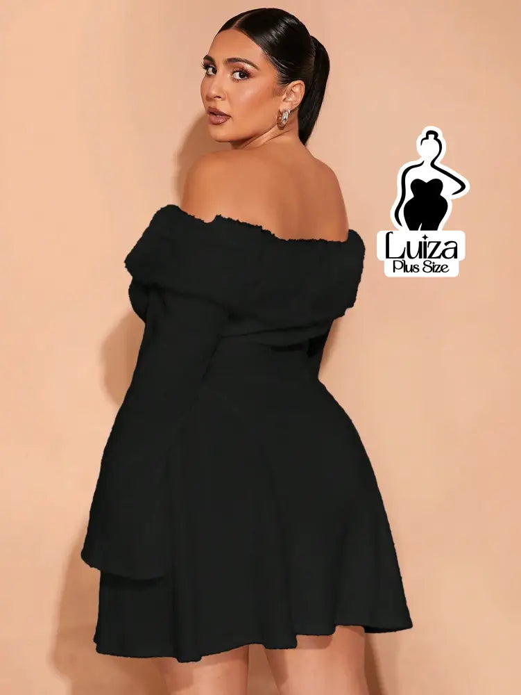 Vestido Curto Ombro A Ombro Plumas Manga Flare Plus Size