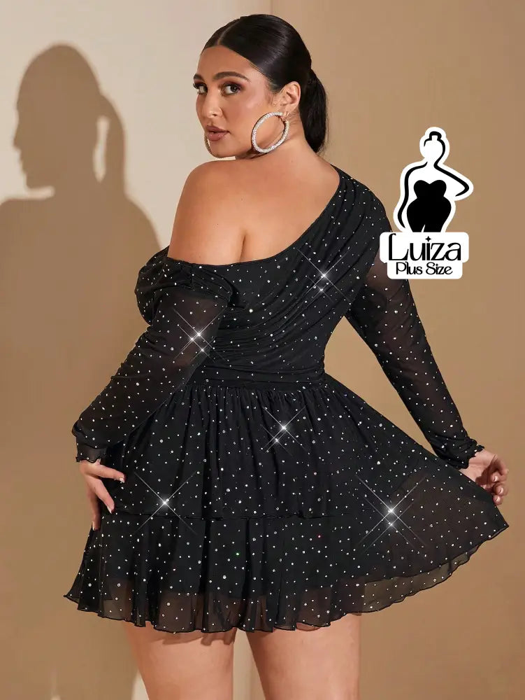 Vestido Curto Ombro Só Manga Longa Brilho Plus Size