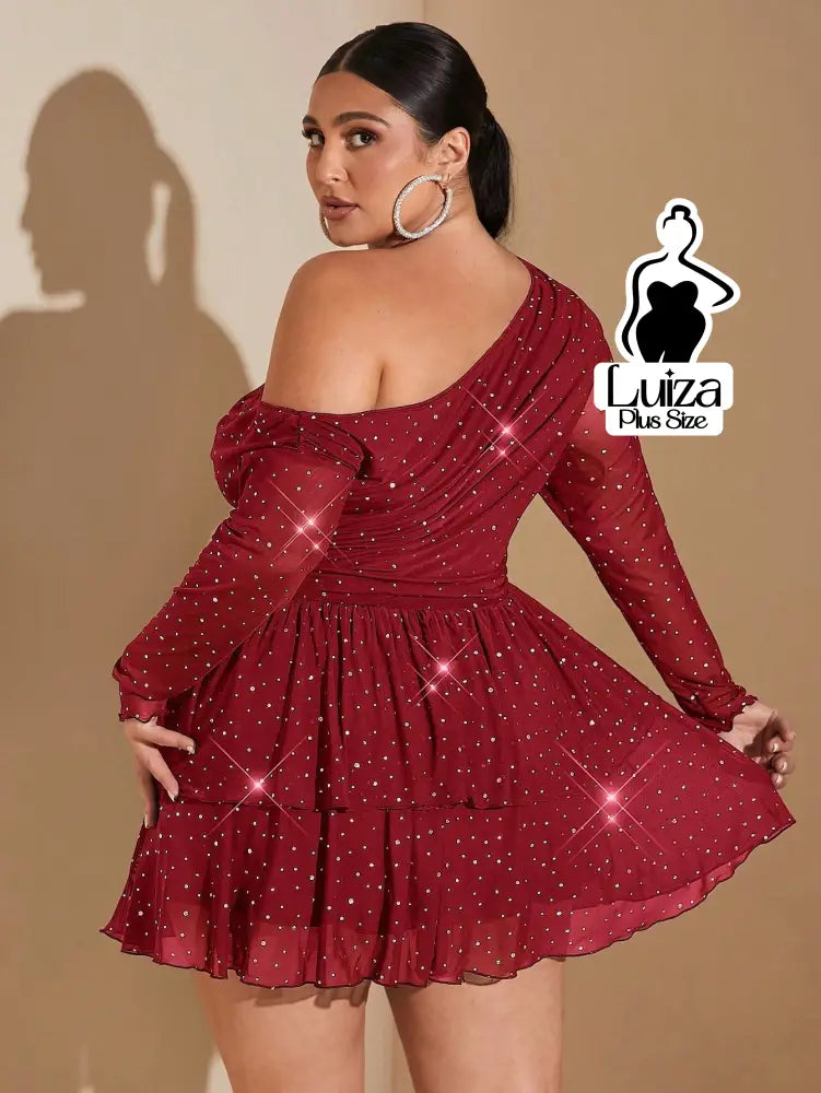 Vestido Curto Ombro Só Manga Longa Brilho Plus Size