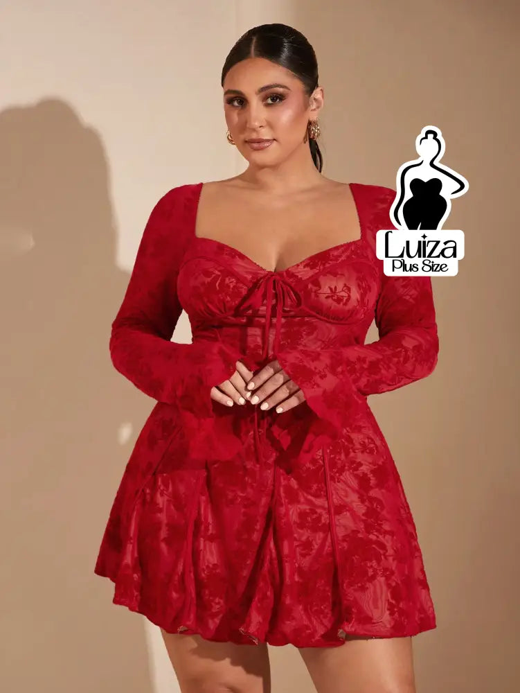 Vestido Curto Rodado Floral Manga Longa Flare Plus Size