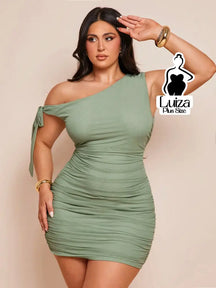 Vestido Curto Um Ombro Só Detalhe Amarração Plus Size