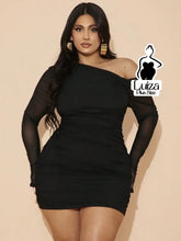 Vestido Curto Um Ombro Só Manga Longa Tule Plus Size