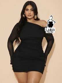 Vestido Curto Um Ombro Só Manga Longa Tule Plus Size