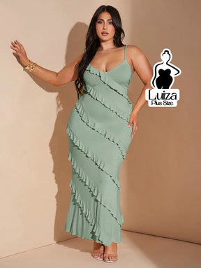 Vestido Longo Babados Diagonais Alça Fina Plus Size