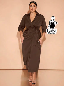 Vestido Longo Chemise Transpassado Amarração Lateral Plus Size